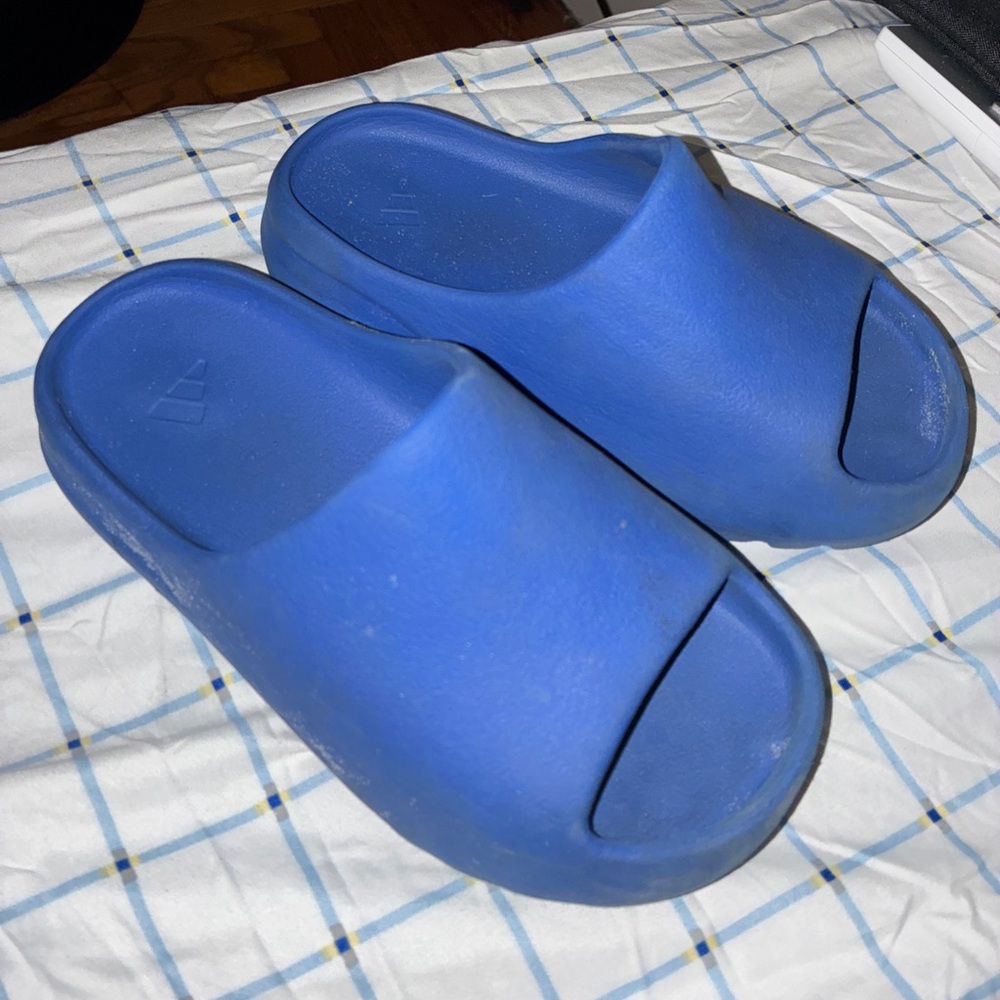 Yeezy Slides